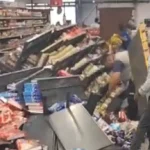 Mulher de 64 anos é atingida após queda de estrutura em supermercado de Juiz de Fora (MG)
