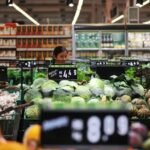 Preços de alimentos caem e prévia da inflação de junho fica em 0,26%