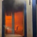 Homem ateia fogo em agência bancária e depois oferece ajuda a PMs para apagar incêndio