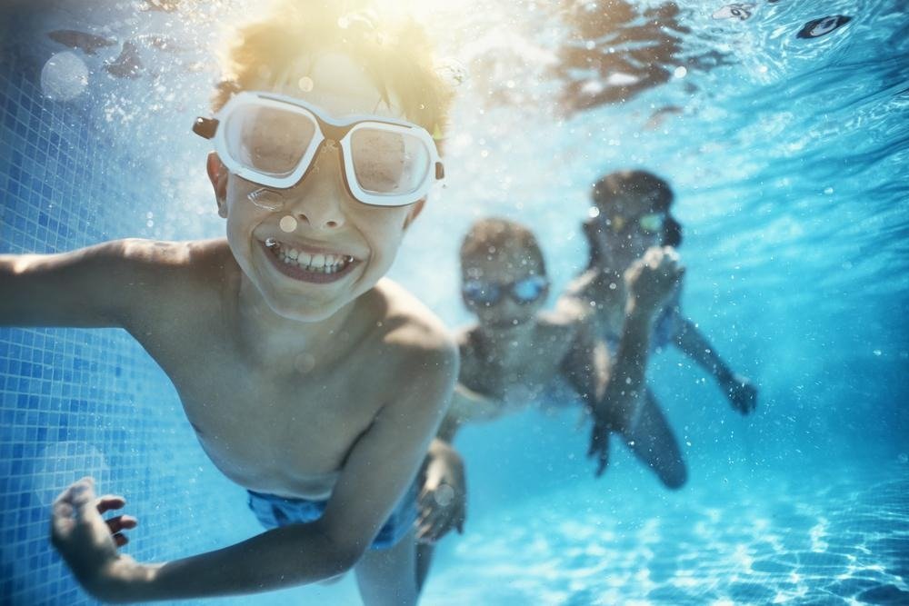 Piscina do Poliesportivo de Itaperuna (RJ) oferece aulas gratuitas de natação e hidroginástica