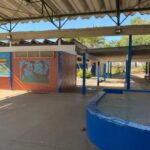Menino de 12 anos morre após cair do telhado de escola atrás de pipa