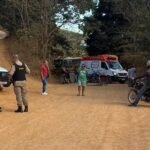 Motociclista morre em acidente envolvendo ônibus escolar na zona rural de Carangola (MG)