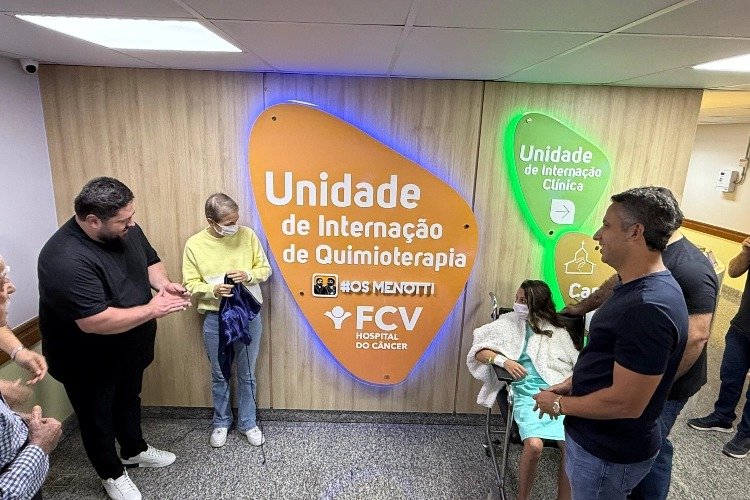 César Menotti e Fabiano ganham nome de ala na Fundação Cristiano Varella após show histórico