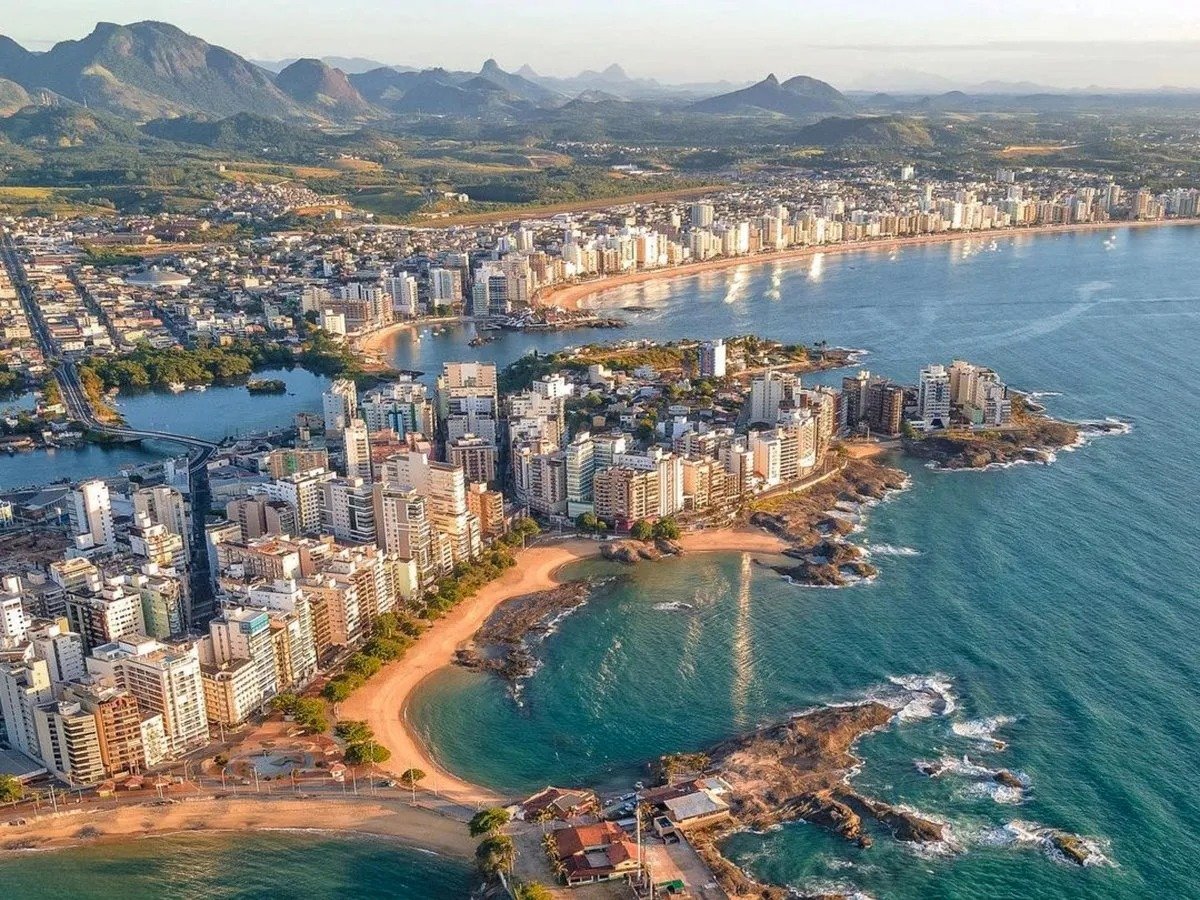 Com turismo nacional em alta, Guarapari (ES) se consolida como destino estratégico ao diversificar sua agenda de eventos