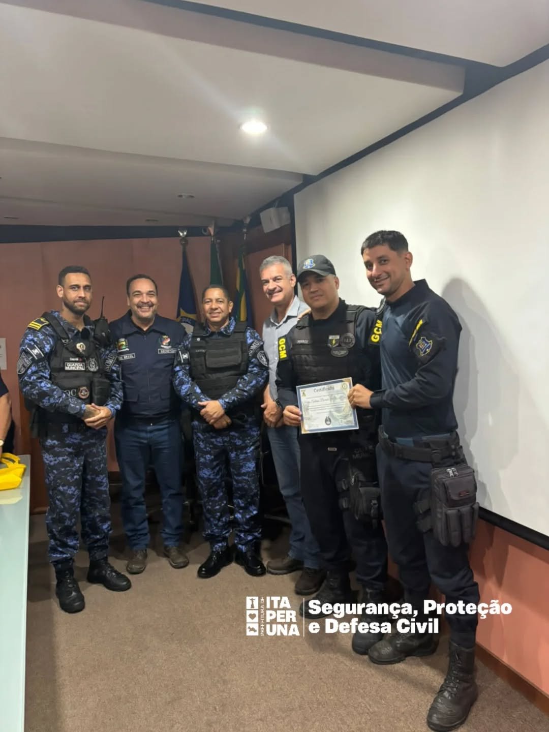 Guarda Civil de Itaperuna conclui Curso de Operações com Cães em Campos dos Goytacazes