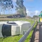 Carro com carga radioativa tomba na BR-101 em Campos dos Goytacazes (RJ)