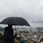 INMET emite alerta laranja e amarelo para chuvas intensas no Espírito Santo