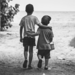 Avô é denunciado por abuso sexual contra netos de 3 e 4 anos em Muriaé (MG)