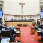 ALESC aprova fim de cotas raciais em universidades estaduais