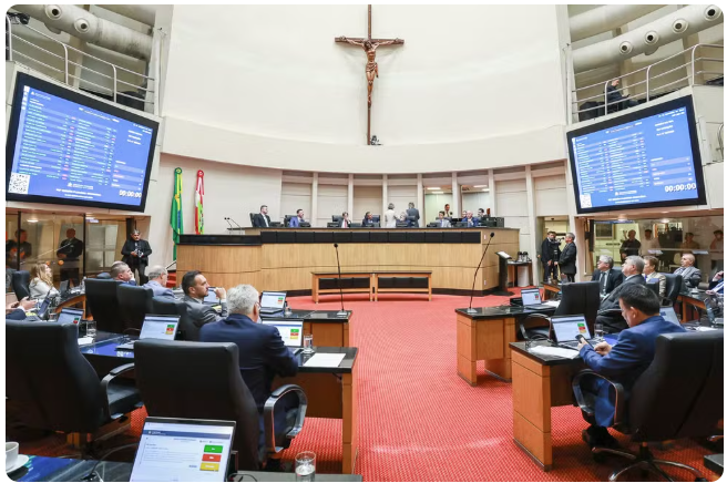 ALESC aprova fim de cotas raciais em universidades estaduais