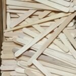 Escola é notificada após exigir palito de picolé na lista de material escolar