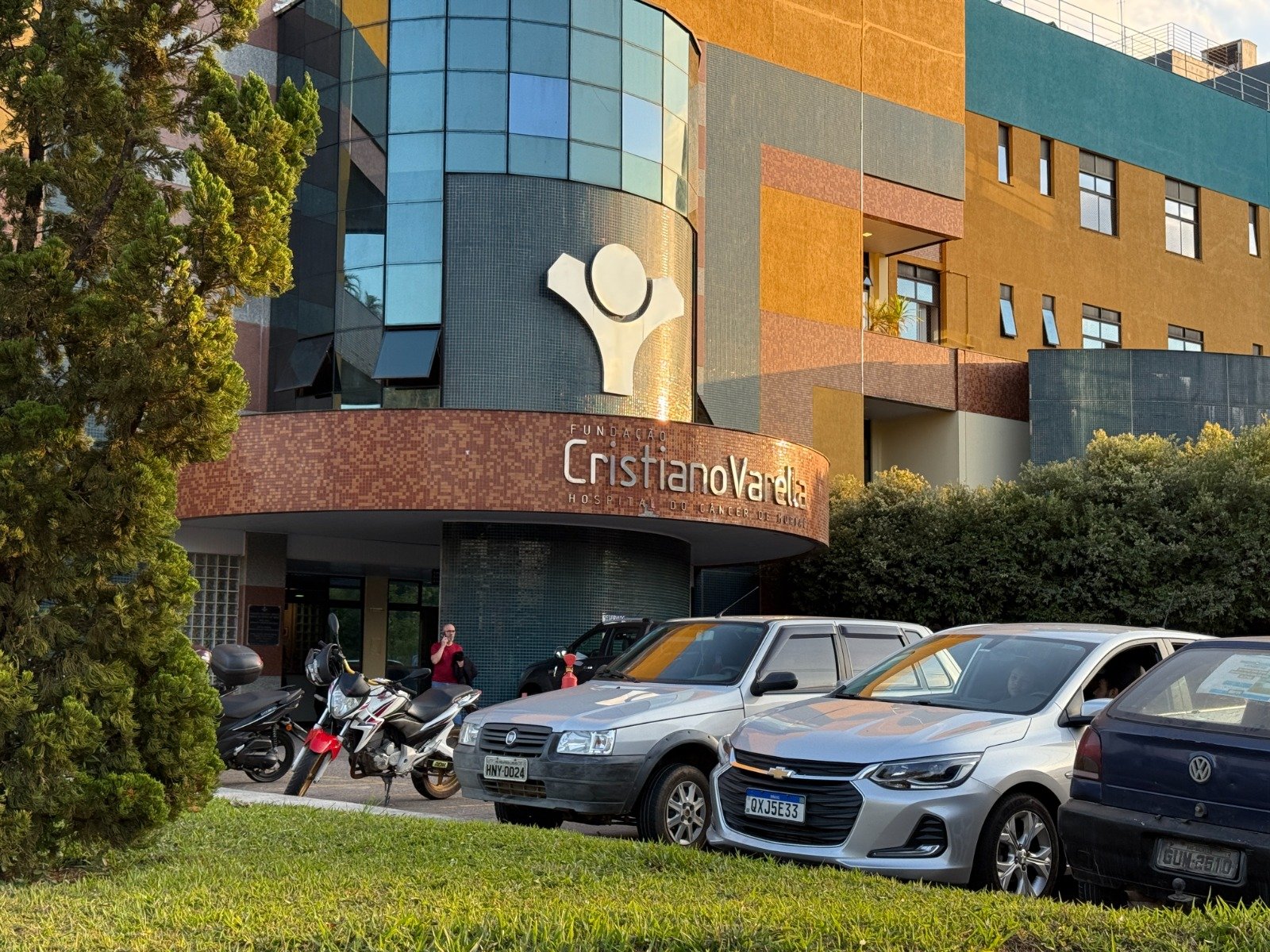 Carnaval se aproxima e fundação Cristiano Varella em Muriaé (MG) reforça apelo por doação de sangue diante de estoques baixos na Hemominas