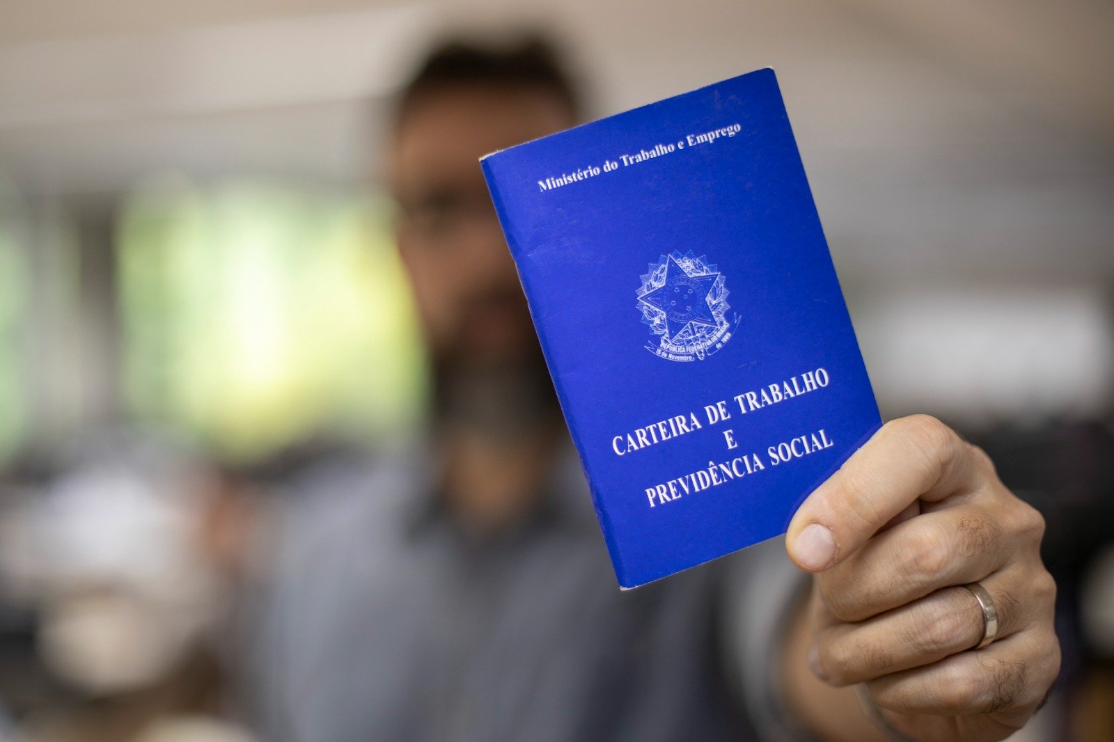 RJ oferece mais de 2.400 vagas de emprego, estágio e jovem aprendiz