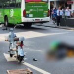Mãe e filho de bicicleta elétrica morrem atropelados por ônibus na Tijuca, Zona Norte do Rio
