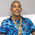 MC Poze do Rodo tem casa invadida por criminosos com fuzis e relata agressões