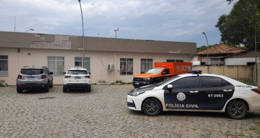 Corpo de homem é encontrado no saco do lixo em Campos dos Goytacazes (RJ)
