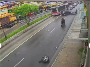 Carro perde controle e provoca acidente em sequência em São Paulo