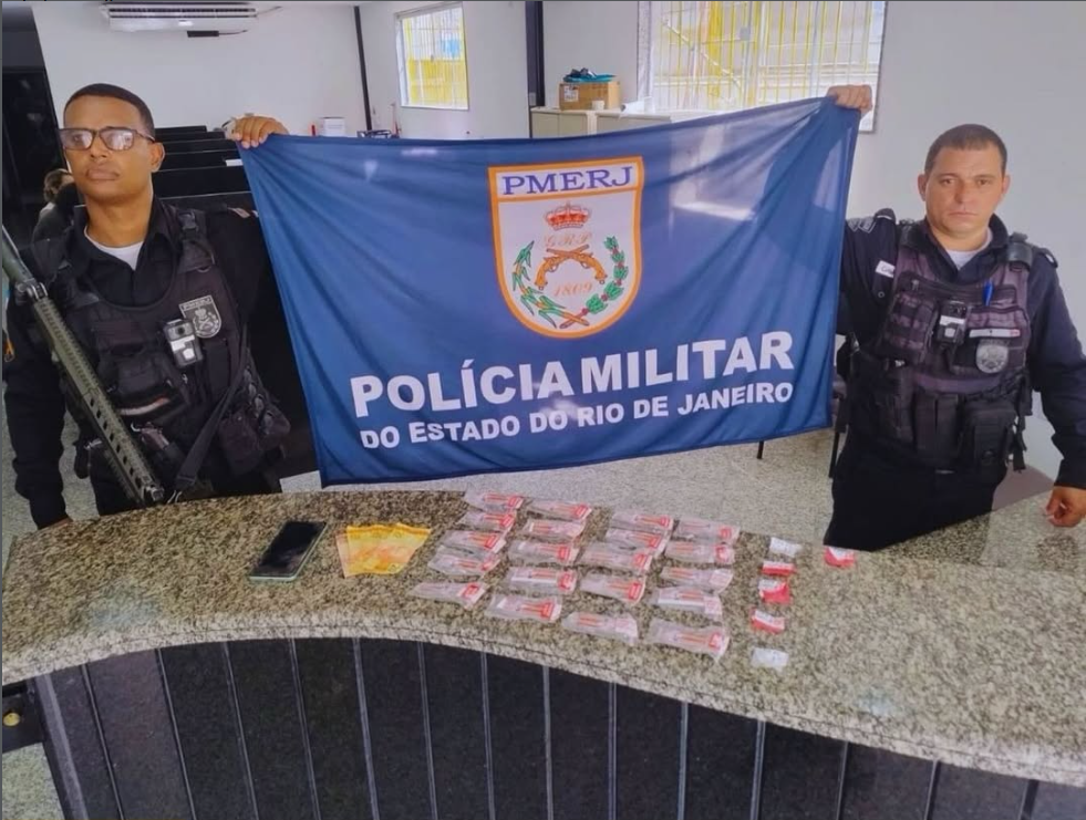 Apreensão de drogas no “Morro da Faca” em Itaperuna (RJ)