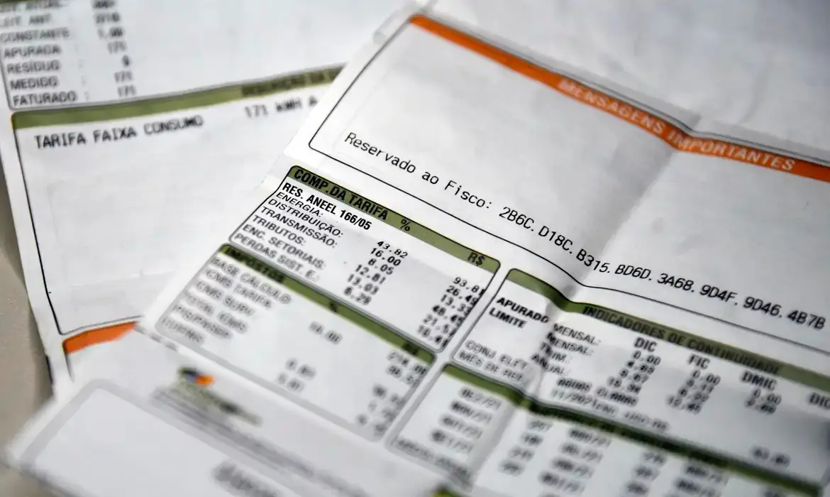 ANEEL anuncia bandeira amarela e contas de luz devem subir em maio