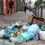 Câmara aprova projeto que prevê multa por descarte irregular de lixo em vias públicas