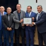 Eduardo Paes recebe título de cidadão itaperunense
