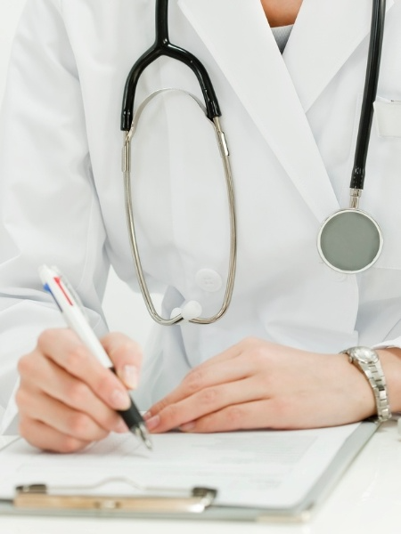Médicos brasileiros já podem atuar nos Estados Unidos sem refazer a residência médica