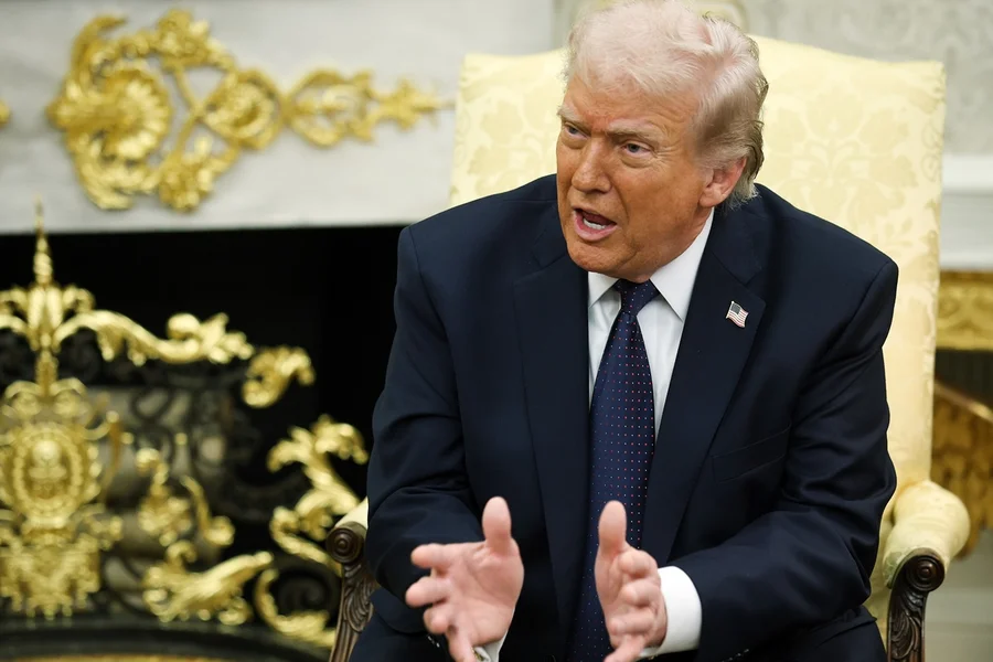 Trump ameaça retomar bombardeios se não alcançar acordo com Irã