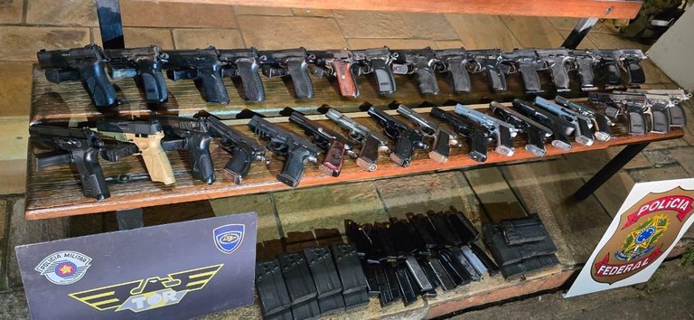 Polícia Federal intercepta carregamento de armas que seria destinado a facções criminosas do Rio