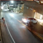 Câmera de Segurança Registra Colisão entre Carro e Moto em Natividade (RJ)