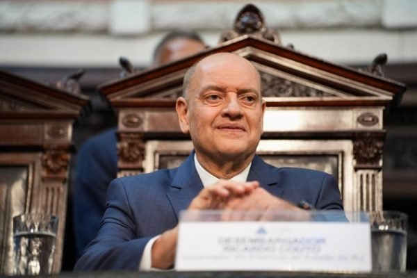 Mudanças no governo do RJ: Diário Oficial registra mais nomeações do que exonerações nesta quarta-feira (03)