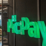 Operação bloqueia R$ 90 milhões do PicPay e investiga fraude em salários de servidores