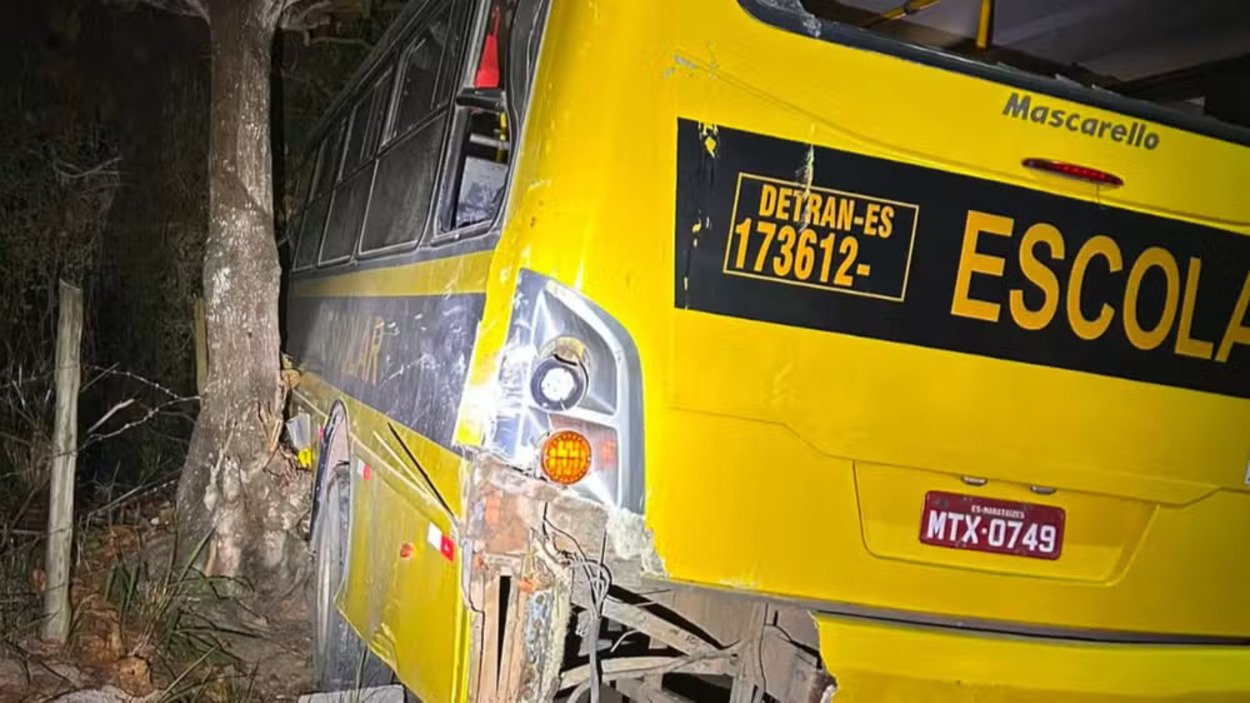 Nove crianças ficam feridas após acidente com ônibus escolar no Sul do ES