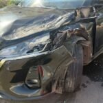 Investigado por homicídios joga carro contra policiais e acaba baleado em Itaperuna (RJ)