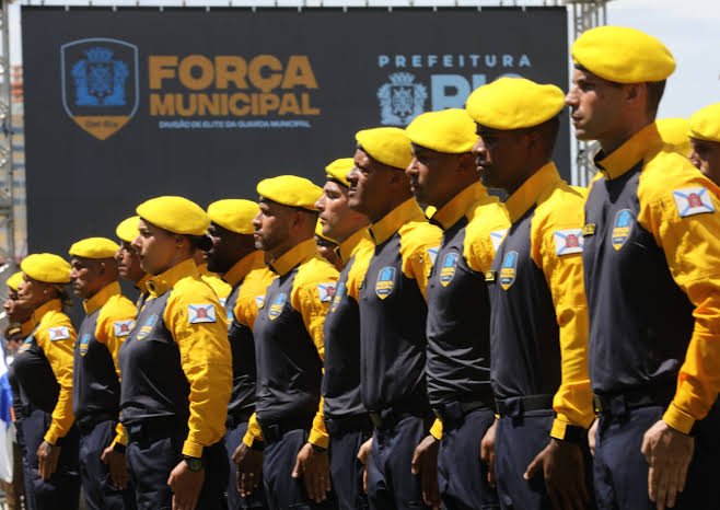 Prefeitura do Rio doa 150 pistolas para Força Municipal de Duque de Caxias