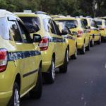 Prefeitura do Rio inicia entrega de mais de 5 mil novas autonomias de táxi para motoristas auxiliares