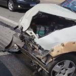 Colisão entre carros mobiliza trânsito na Avenida Coronel José Bastos em Itaperuna (RJ)