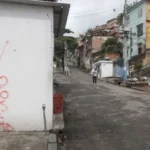 PM do Rio realiza operação em 27 comunidades contra expansão do Comando Vermelho