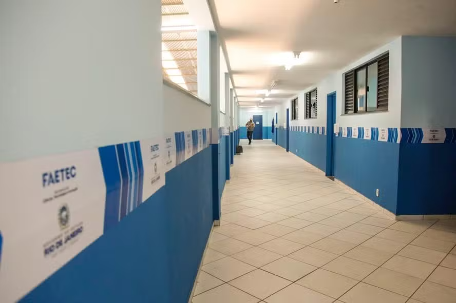 Governo do Estado do Rio autoriza contratação temporária de mais de 1,5 mil professores e especialistas para a Faetec