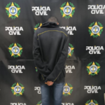 Polícia Civil prende suspeito de matar o próprio primo a facadas no bairro Surubi, em Itaperuna (RJ)