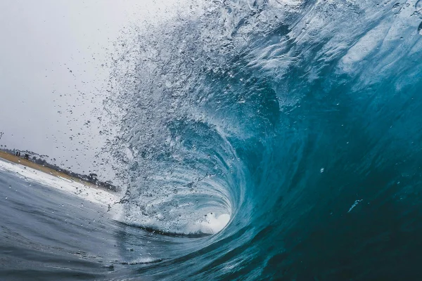 Marinha alerta para ressaca com ondas de até 2,5 metros entre SP e RJ