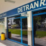 Detran-RJ retoma atendimento após fim da greve e anuncia isenção de multas por atraso na transferência de veículos