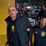 Com beijo para as câmeras, traficante debocha ao ser preso em Itaperuna (RJ)