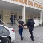 Operação da Polícia Civil mira policiais militares envolvidos em esquema de armas e drogas para o Comando Vermelho