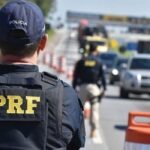 APolícia Rodoviária Federal (PRF) inicia nesta sexta-feira a Operação Finados 2021. Durante todo o feriado prolongado, a instituição reforçará o policiamento ostensivo em locais e horários de maior incidência de acidentes graves e de criminalidade. O intuito é garantir aos usuários das rodovias federais segurança, conforto e fluidez do trânsito.