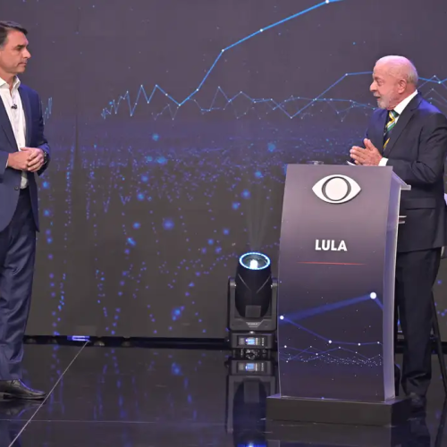 Flávio Bolsonaro defende redução da maioridade penal para 14 anos em debate