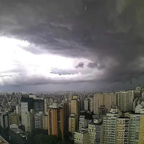 Sudeste terá semana de instabilidade, com chuva e risco de temporais