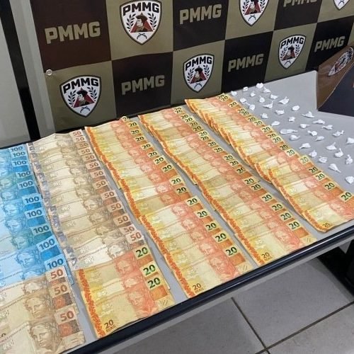 Mais de 4 mil reais em dinheiro, drogas, dois homens e um menor são apreendidos durante operação em Muriaé (MG)
