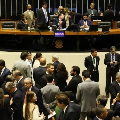 Câmara aprova projeto que dificulta abortos legais em crianças