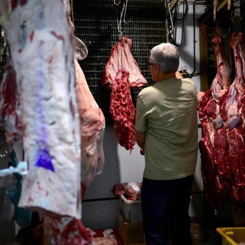 Frigoríficos do Brasil avaliam suspender exportações de carne aos EUA