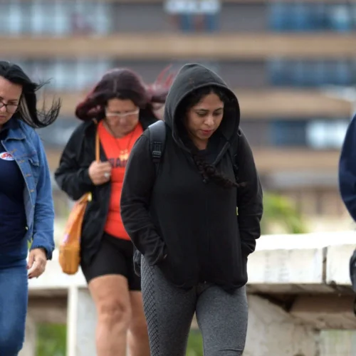 Inmet emite alerta laranja para queda de temperatura em vários estados